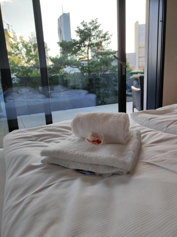 Luxurioeses Penthouse Mit Blick Auf Die Uno-City Und Dem Kaiserwasser. 3Schlafzimmer, 2 Baeder, Privat Lift Ins Apartment ウィーン エクステリア 写真