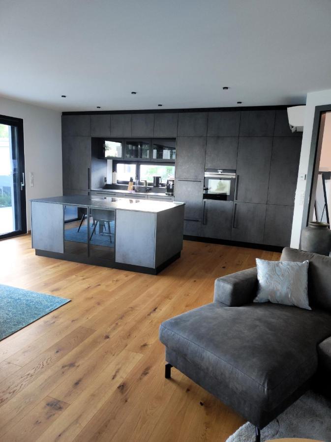 Luxurioeses Penthouse Mit Blick Auf Die Uno-City Und Dem Kaiserwasser. 3Schlafzimmer, 2 Baeder, Privat Lift Ins Apartment ウィーン エクステリア 写真