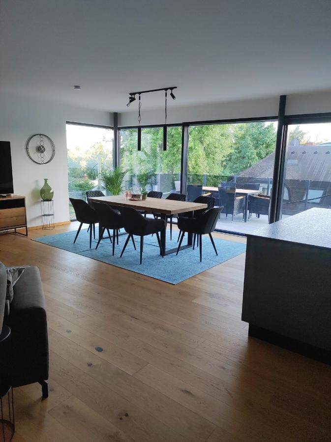Luxurioeses Penthouse Mit Blick Auf Die Uno-City Und Dem Kaiserwasser. 3Schlafzimmer, 2 Baeder, Privat Lift Ins Apartment ウィーン エクステリア 写真