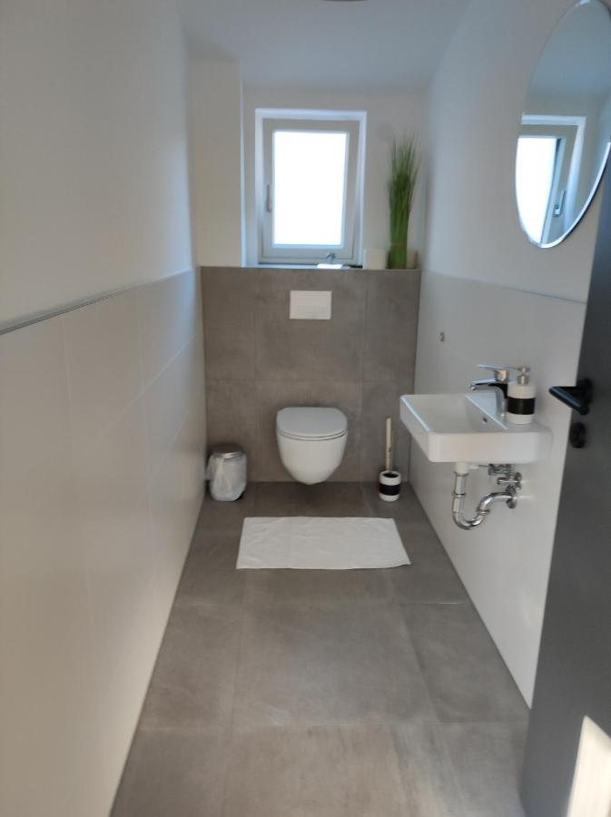 Luxurioeses Penthouse Mit Blick Auf Die Uno-City Und Dem Kaiserwasser. 3Schlafzimmer, 2 Baeder, Privat Lift Ins Apartment ウィーン エクステリア 写真