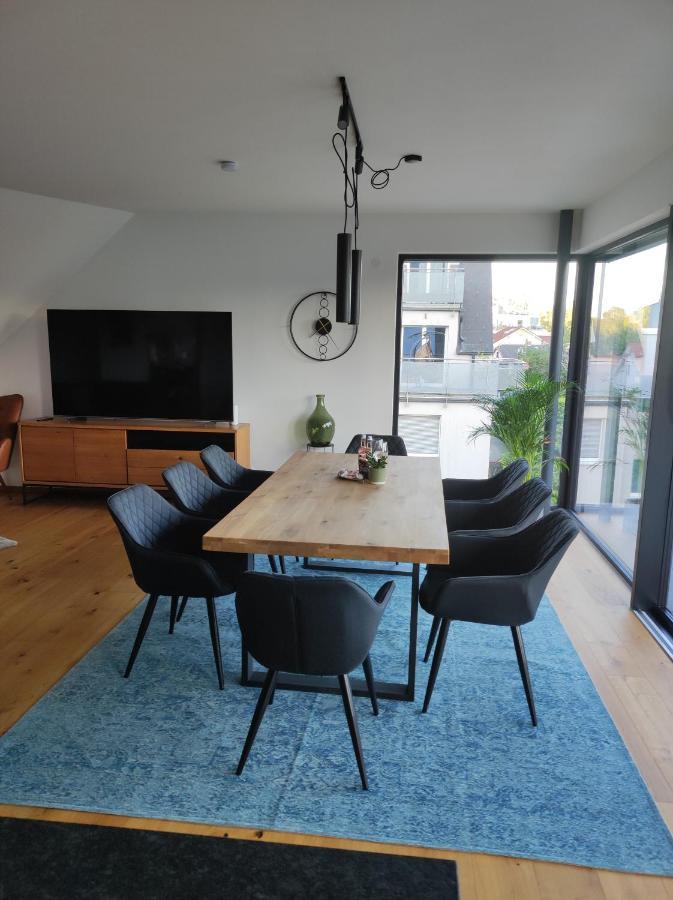 Luxurioeses Penthouse Mit Blick Auf Die Uno-City Und Dem Kaiserwasser. 3Schlafzimmer, 2 Baeder, Privat Lift Ins Apartment ウィーン エクステリア 写真